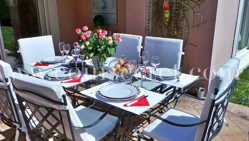 B&B Les Muscades Saint-Étienne-du-Grès Eksteriør bilde